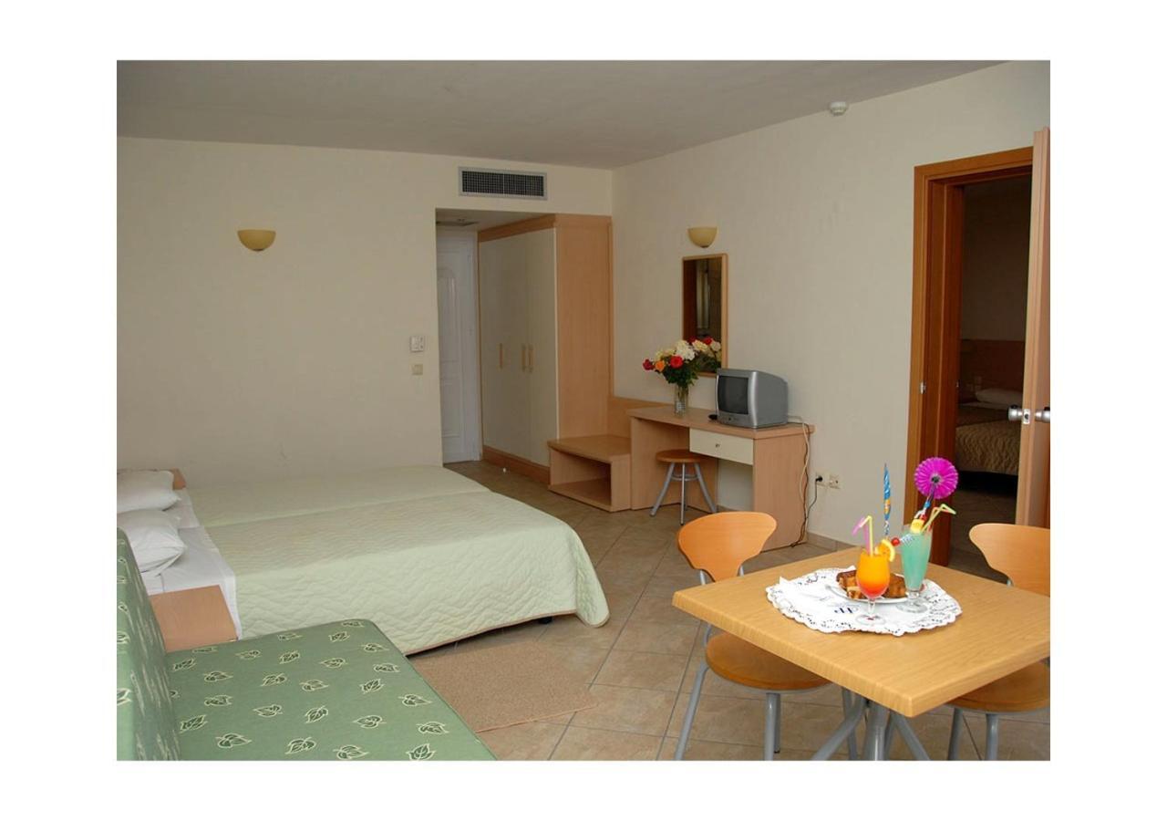 Thinalos Aparthotel Acharavi  Exterior foto